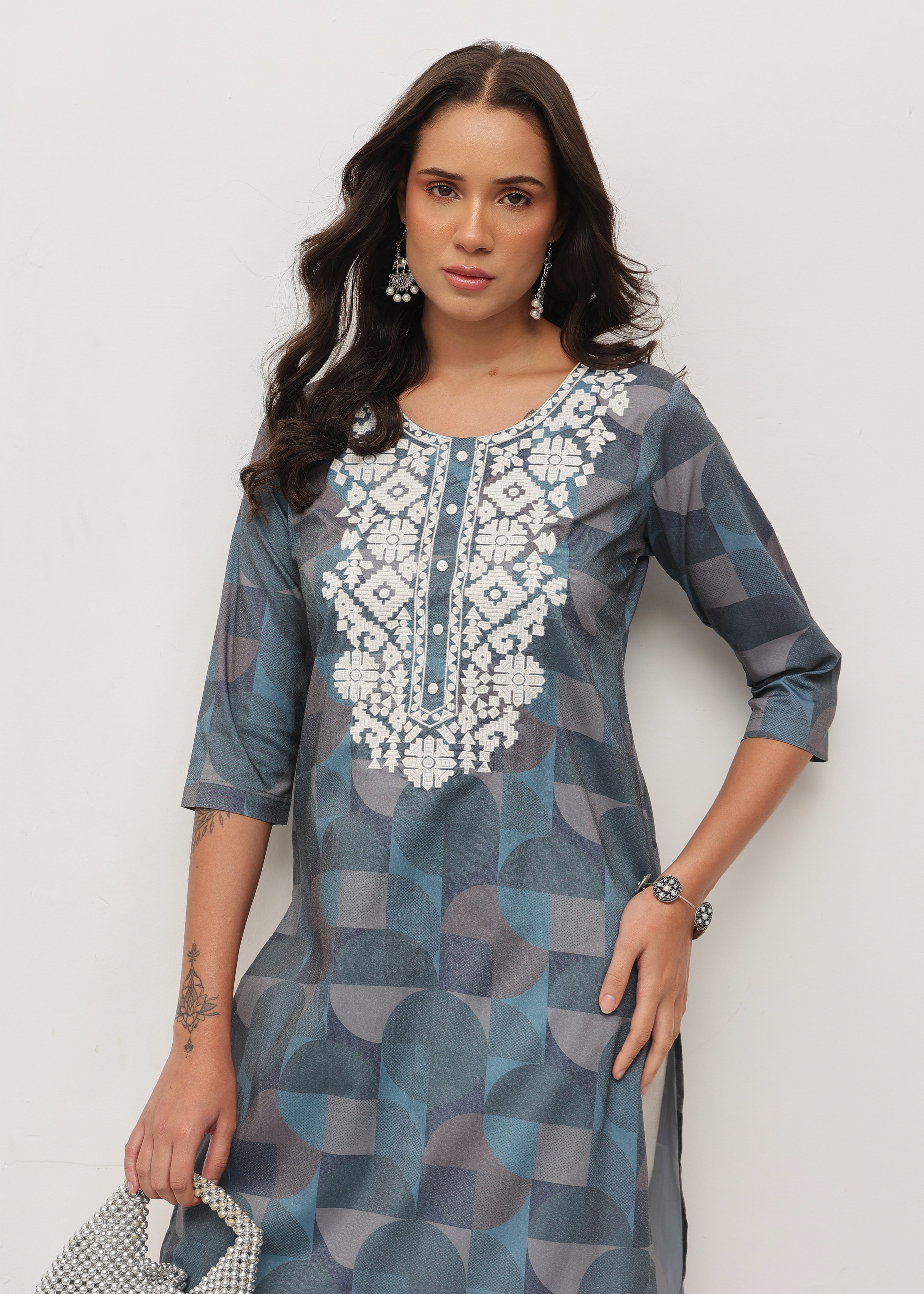 LINEAR THREADS - STRETCHABLE KURTI