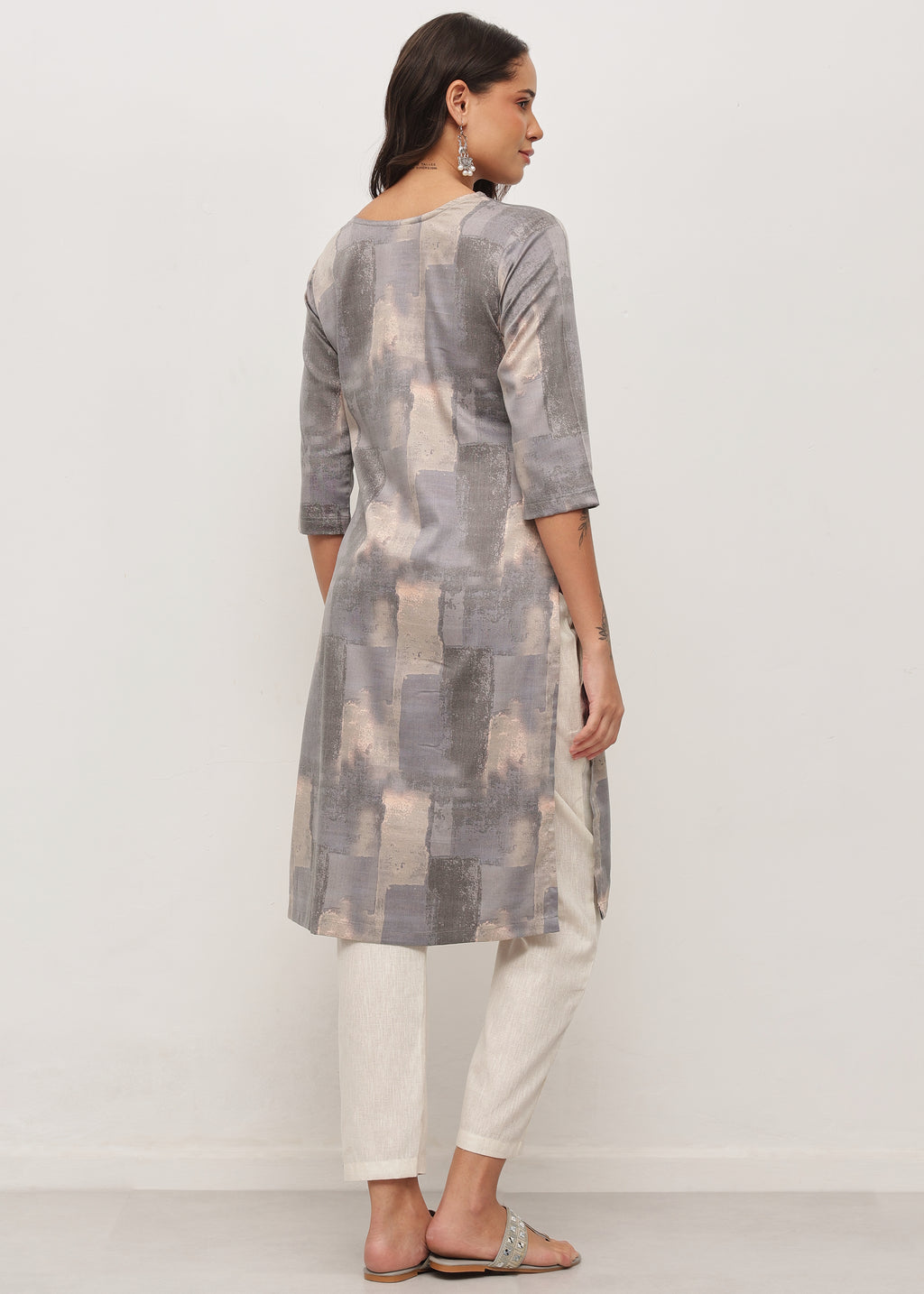 SMOKY THREADS - STRETCHABLE KURTI