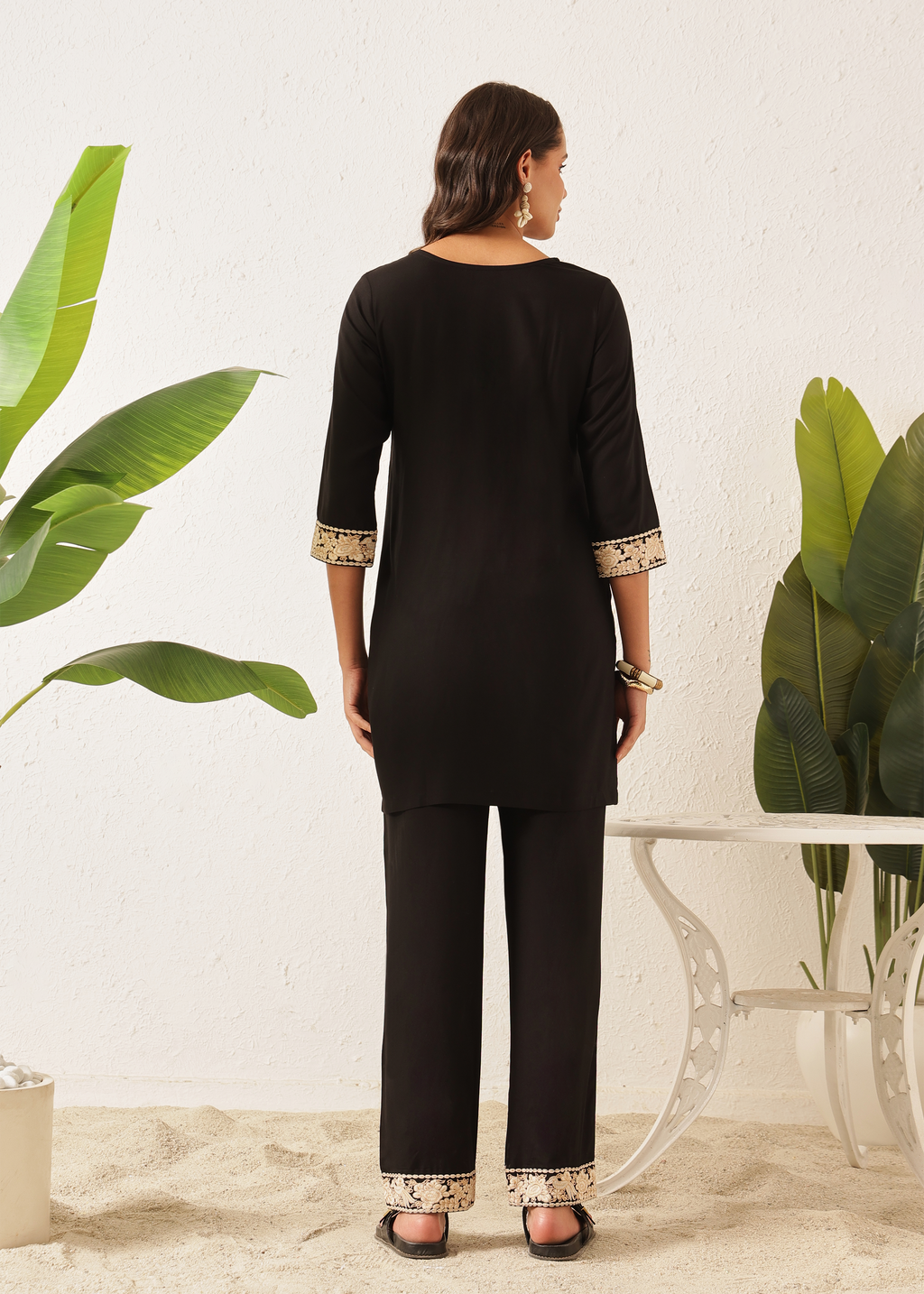 LILY - BLACK